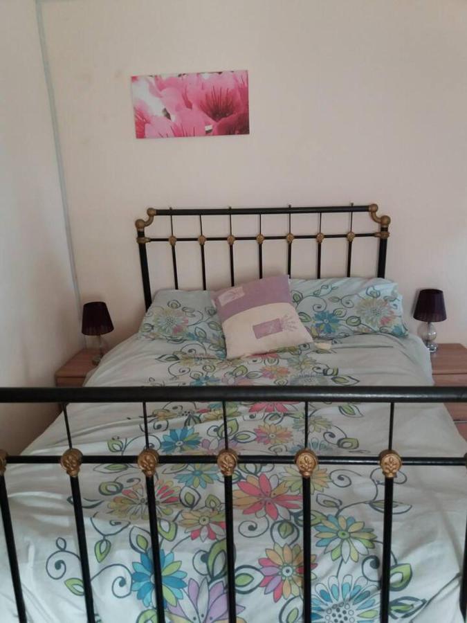 2-Bed Apartment - Sleeps 3 - Parking - Near Albox Esterno foto